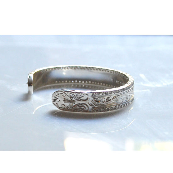 Load image into Gallery viewer, Zirconia Bangle
